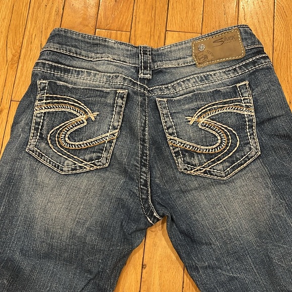 SILVER Frances 18” low rise bootcut distressed jeans. Altered to: 26x34. EUC - Picture 9 of 11